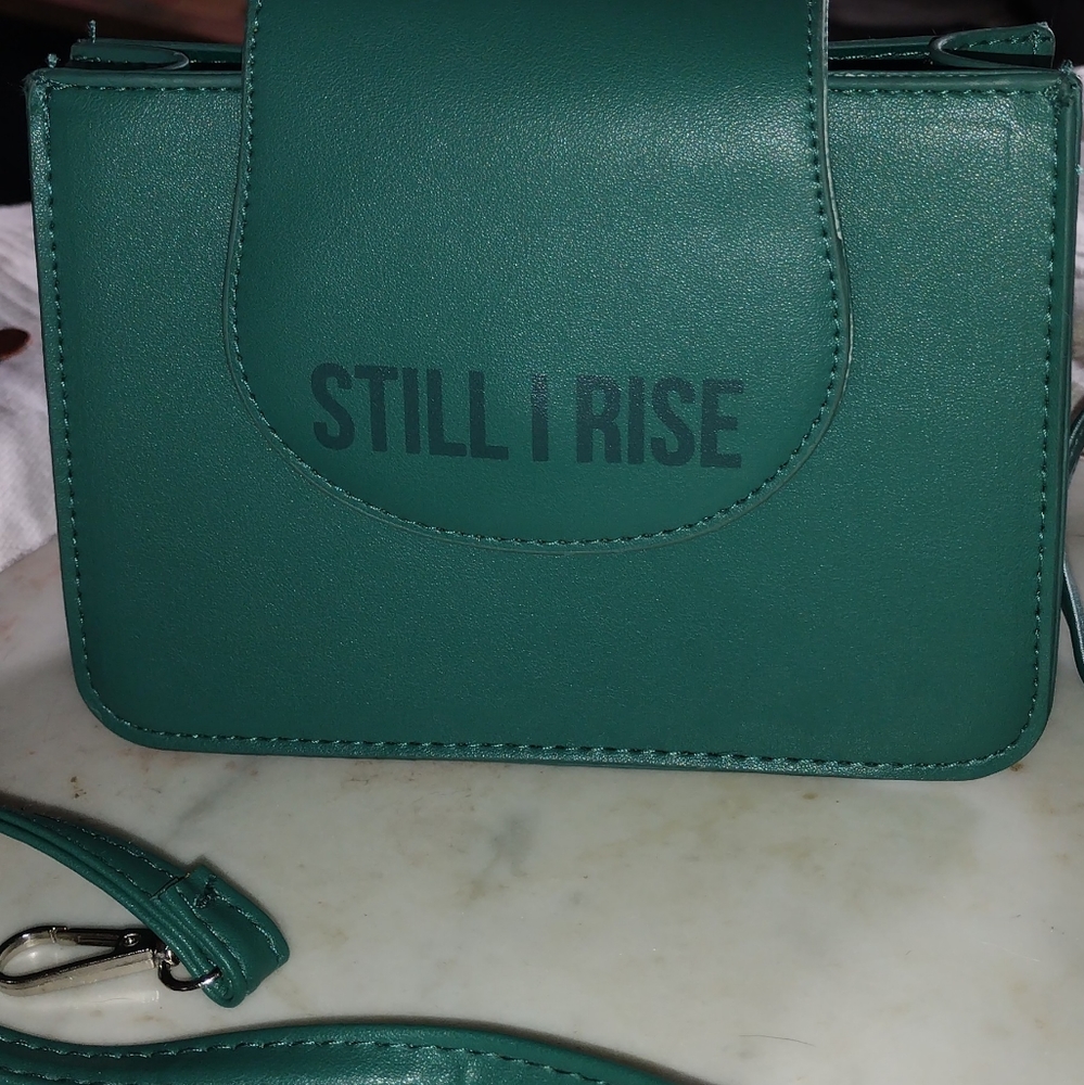 Izzy and Liv small purse